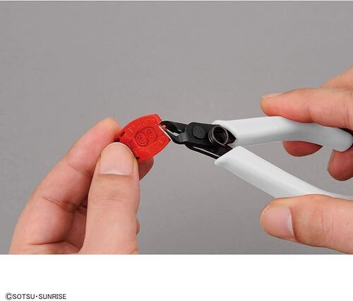 BANDAI SPIRITS ALICATES DE INICIACION - BLANCO