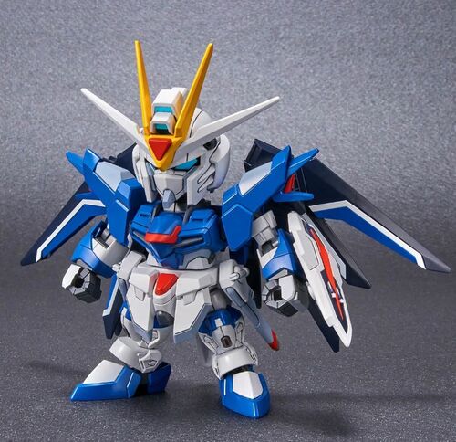 GUNDAM SD EX-STANDARD (020) - RISING FREEDOM GUNDAM