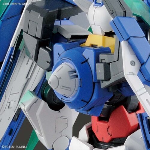 GUNDAM MG 00 - QAN[T] FULL SABER 1/100