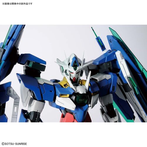 GUNDAM MG 00 - QAN[T] FULL SABER 1/100