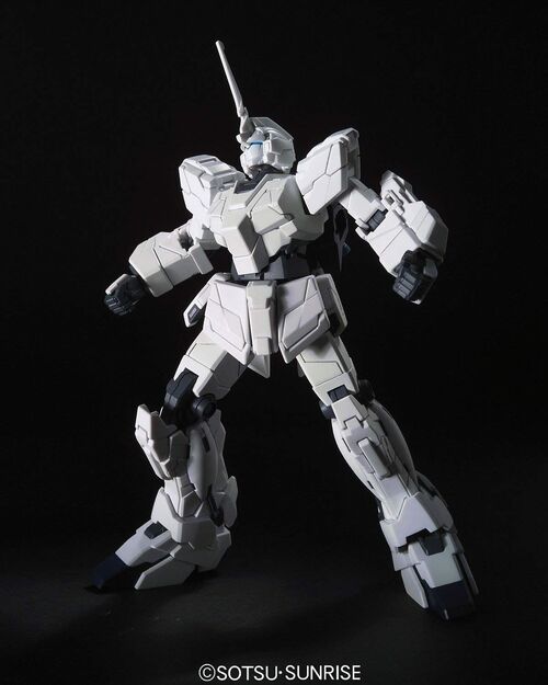 GUNDAM HGUC -101- UC RX-0 UNICORN GUNDAM (UNICORN MODE) 1/144